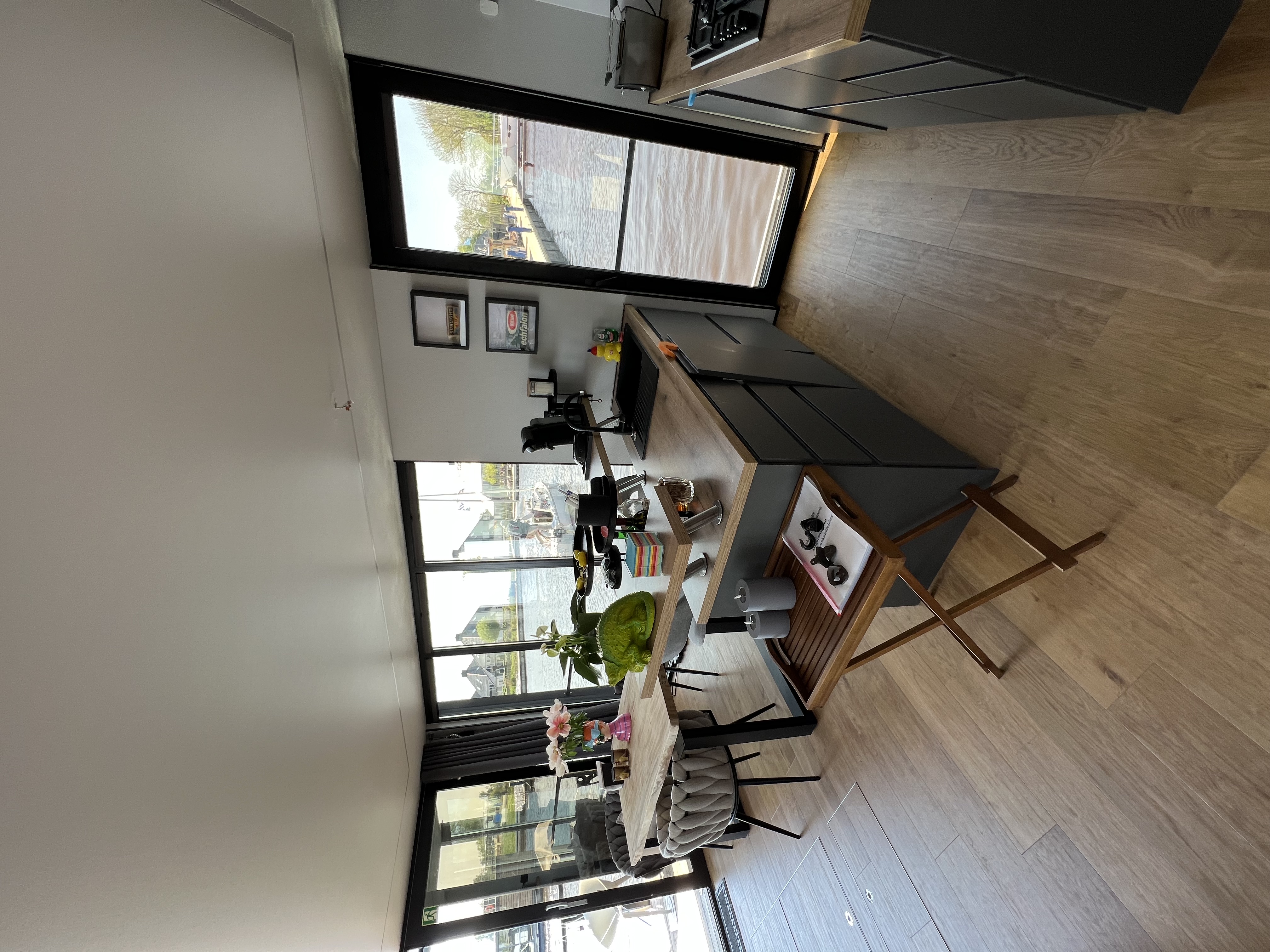 placeholder image-sq