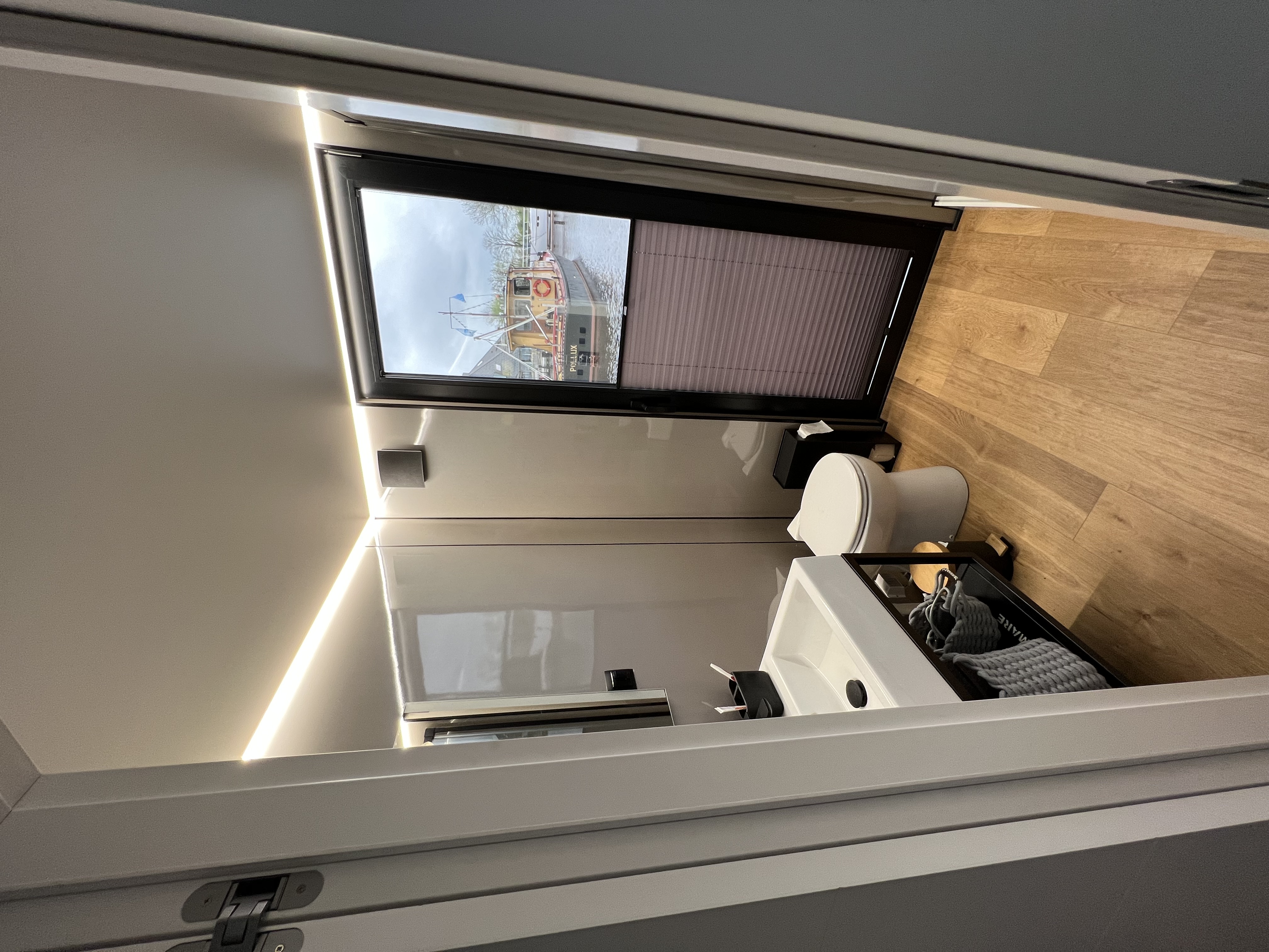 placeholder image-sq