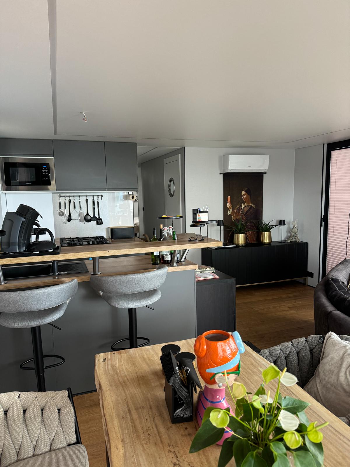 placeholder image-sq